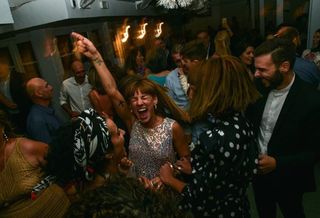 Και χορεύω χορεύω...#tinos2019 #wedding #thodoris_eleni #nikoskaloudiscom